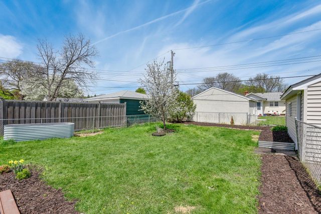 2021 Worcester Avenue, Saint Paul, MN 55116