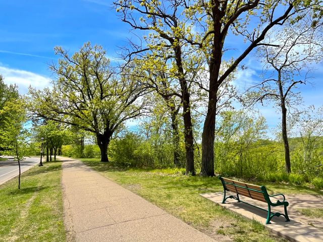 2021 Worcester Avenue, Saint Paul, MN 55116
