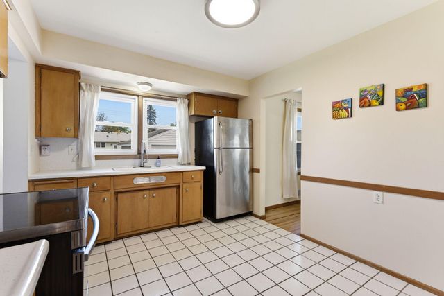 2021 Worcester Avenue, Saint Paul, MN 55116