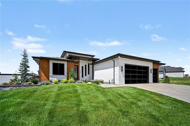 2131 NW Palisades Drive, Riverside, MO 64150