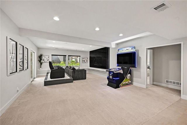 2131 NW Palisades Drive, Riverside, MO 64150