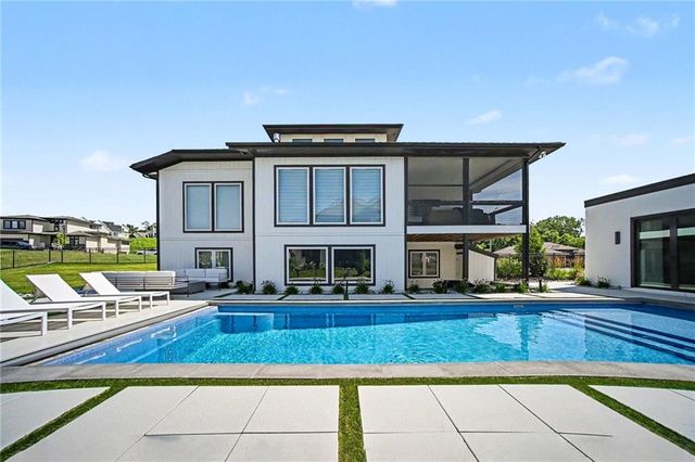 2131 NW Palisades Drive, Riverside, MO 64150