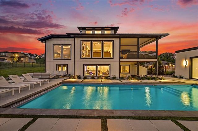 2131 NW Palisades Drive, Riverside, MO 64150