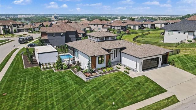 2131 NW Palisades Drive, Riverside, MO 64150
