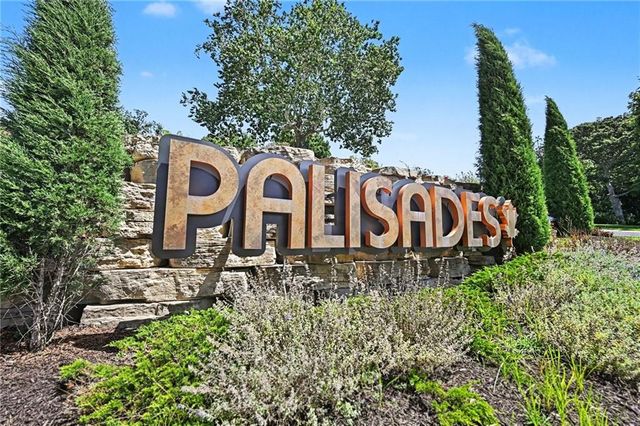 2131 NW Palisades Drive, Riverside, MO 64150