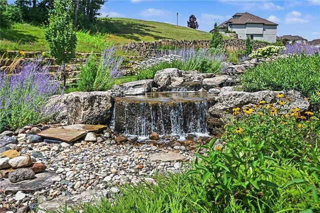 2131 NW Palisades Drive, Riverside, MO 64150
