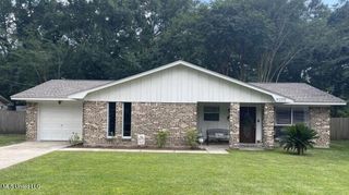 9205 Warbler Avenue, Ocean Springs, MS 39564