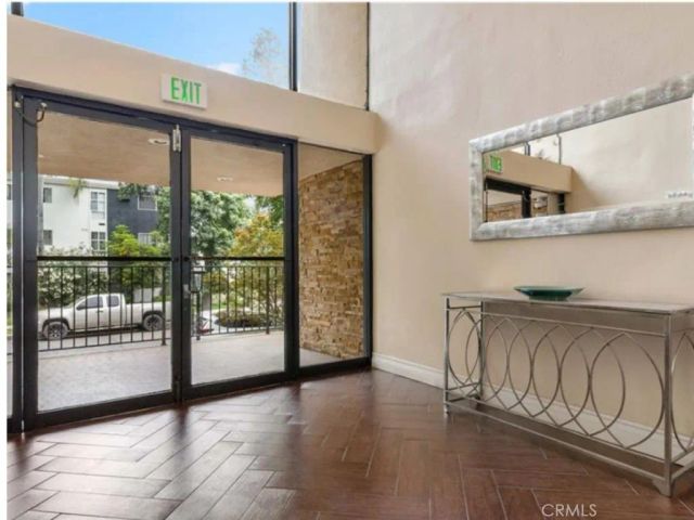 15344 Weddington Street 306, Sherman Oaks, CA 91411