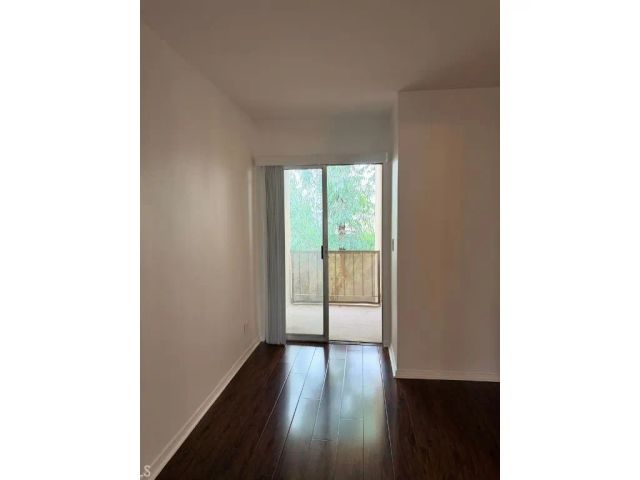 15344 Weddington Street 306, Sherman Oaks, CA 91411