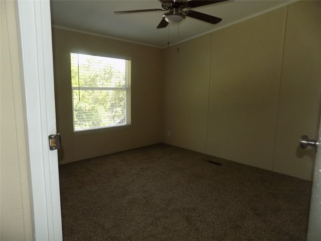 203 S Ridgeview Court, Azle, TX 76020