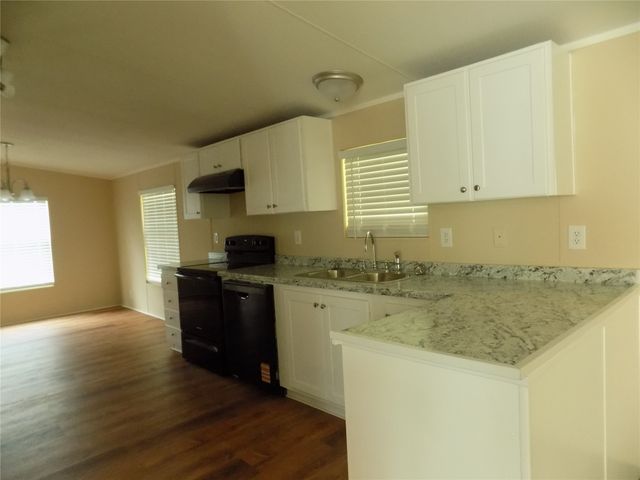 203 S Ridgeview Court, Azle, TX 76020