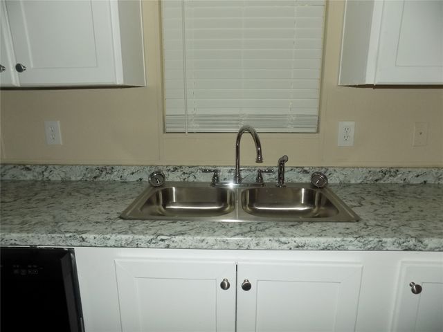 203 S Ridgeview Court, Azle, TX 76020
