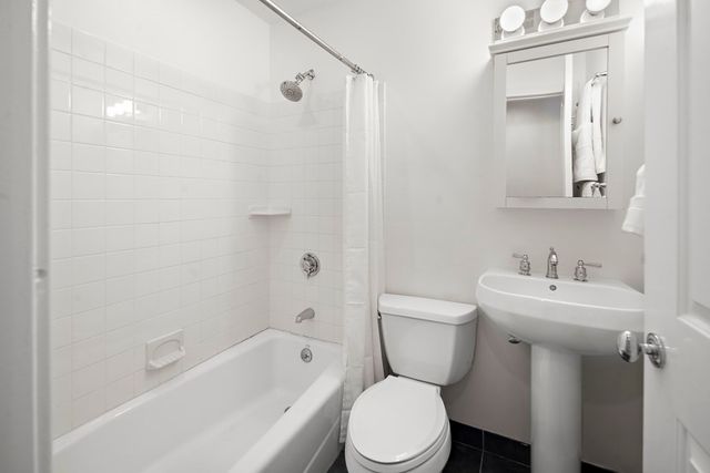 1 Garden St 4, Boston, MA 02114