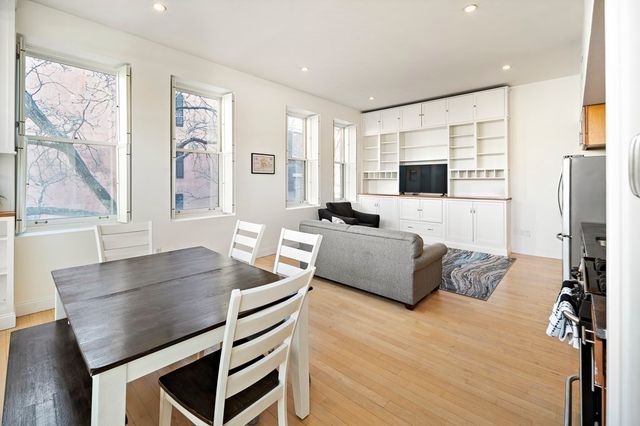 1 Garden St 4, Boston, MA 02114