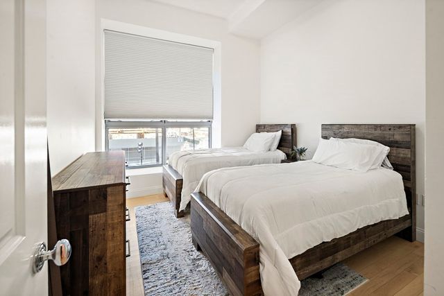 1 Garden St 4, Boston, MA 02114