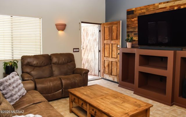 7963 S Farmhills, Tucson, AZ 85756