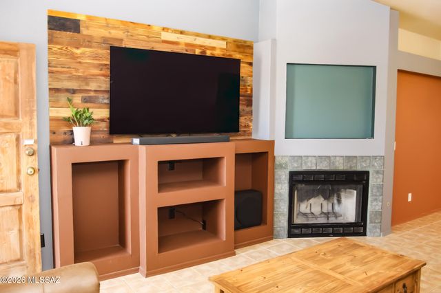 7963 S Farmhills, Tucson, AZ 85756