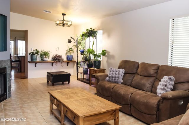 7963 S Farmhills, Tucson, AZ 85756