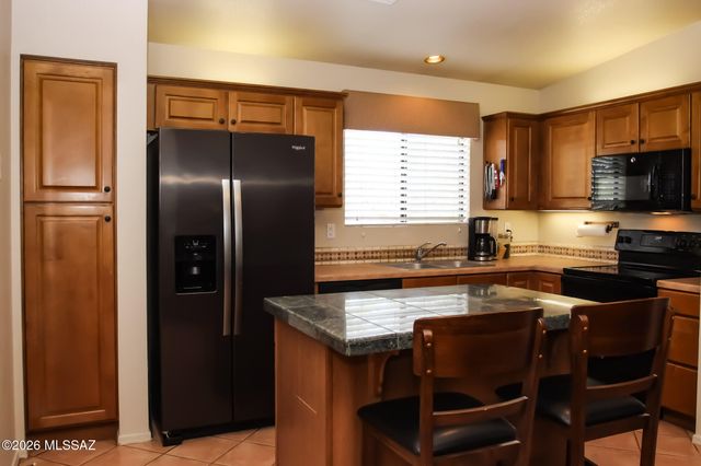 7963 S Farmhills, Tucson, AZ 85756