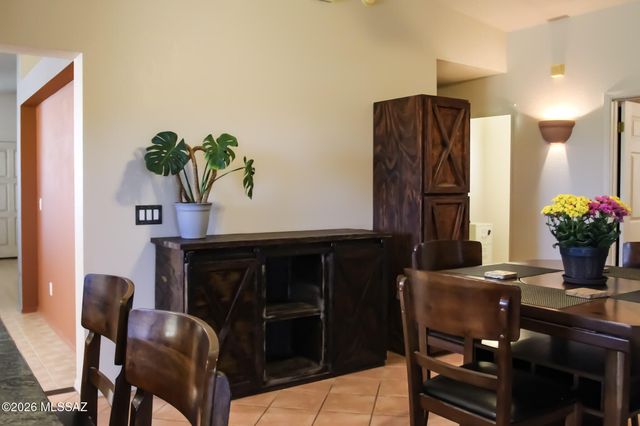 7963 S Farmhills, Tucson, AZ 85756