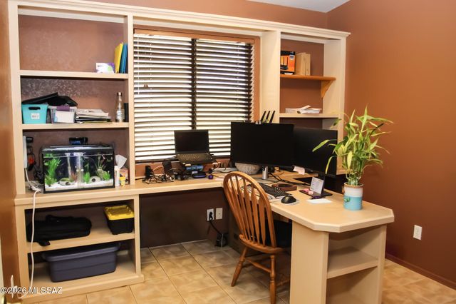 7963 S Farmhills, Tucson, AZ 85756