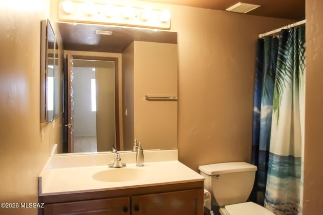 7963 S Farmhills, Tucson, AZ 85756