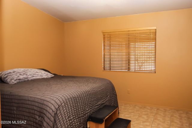 7963 S Farmhills, Tucson, AZ 85756