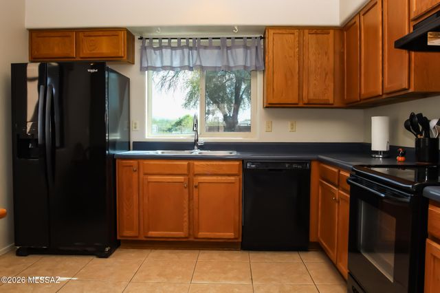 7963 S Farmhills, Tucson, AZ 85756