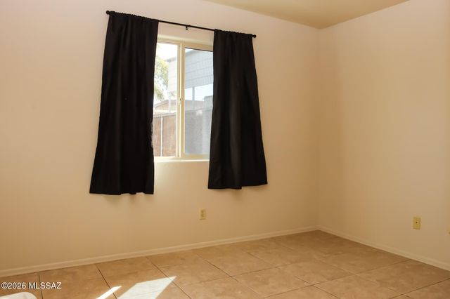 7963 S Farmhills, Tucson, AZ 85756