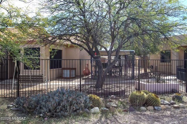 7963 S Farmhills, Tucson, AZ 85756