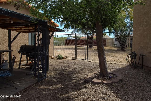 7963 S Farmhills, Tucson, AZ 85756