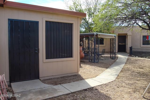 7963 S Farmhills, Tucson, AZ 85756