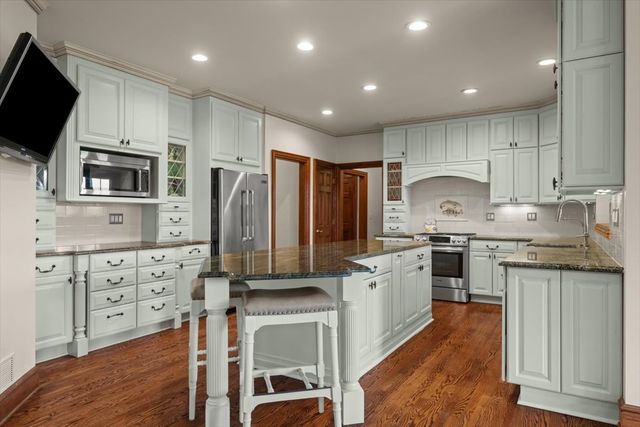 1441 Kathryn Lane, Lake Forest, IL 60045