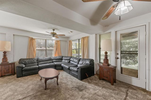 14 Walker Trail, Huntsville, TX 77320