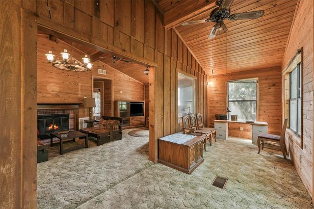 14 Walker Trail, Huntsville, TX 77320