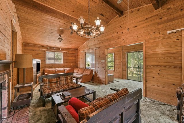 14 Walker Trail, Huntsville, TX 77320