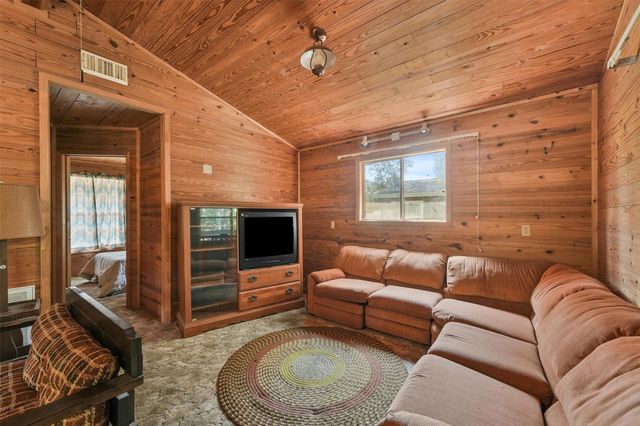 14 Walker Trail, Huntsville, TX 77320