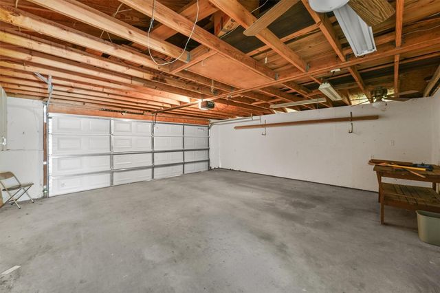 14 Walker Trail, Huntsville, TX 77320