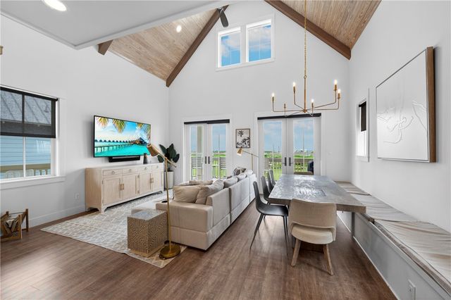 180 Sunset Ave, Port Aransas, TX 78373