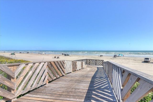 180 Sunset Ave, Port Aransas, TX 78373