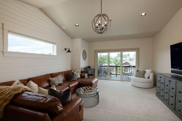 61148 Hilmer Creek Drive, Bend, OR 97702