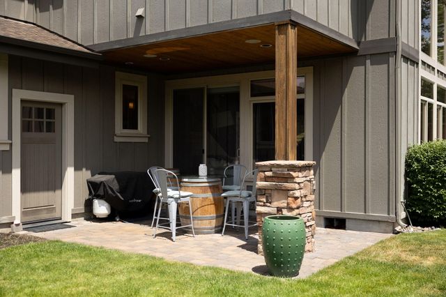 61148 Hilmer Creek Drive, Bend, OR 97702