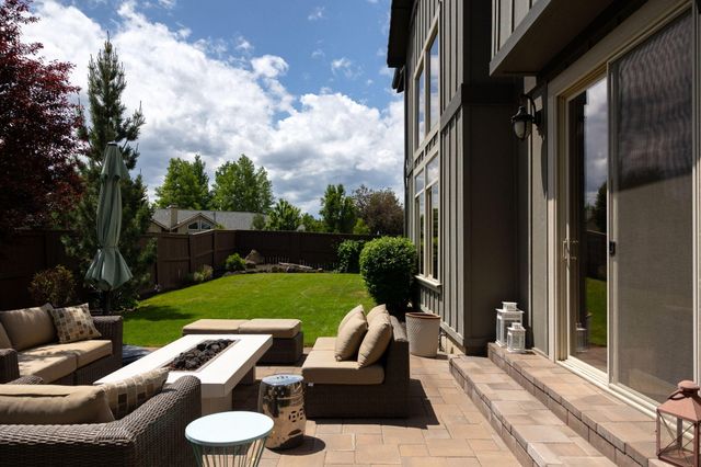 61148 Hilmer Creek Drive, Bend, OR 97702