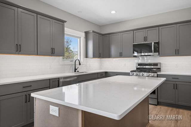 1845 Stratford Lane Nw, City Of Walker, MI 49534