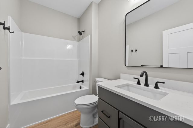 1845 Stratford Lane Nw, City Of Walker, MI 49534