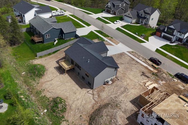 1845 Stratford Lane Nw, City Of Walker, MI 49534