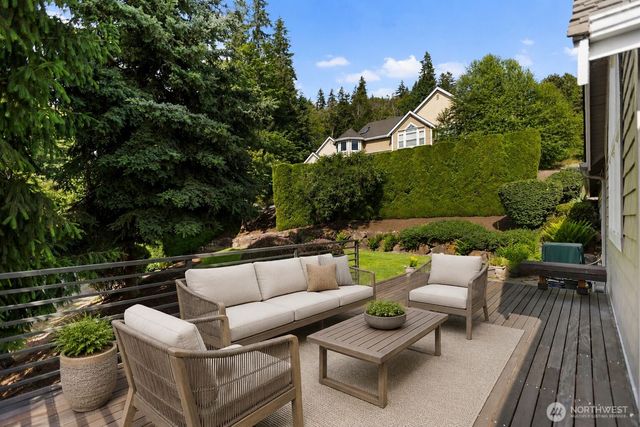 1642 204th Avenue NE, Sammamish, WA 98074