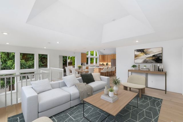 1642 204th Avenue NE, Sammamish, WA 98074