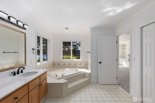 1642 204th Avenue NE, Sammamish, WA 98074