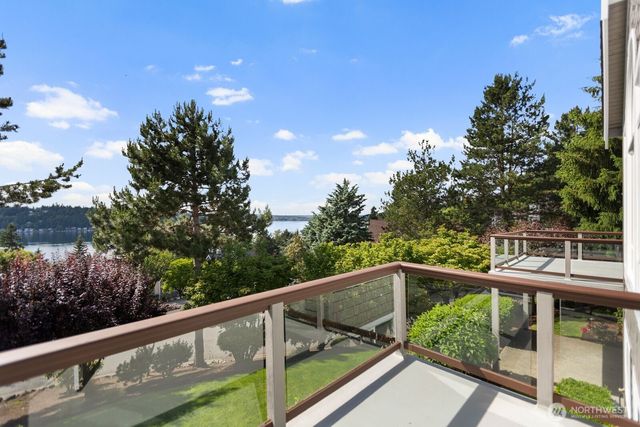 1642 204th Avenue NE, Sammamish, WA 98074